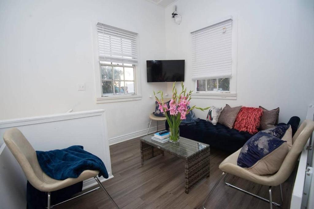 5 BR - Sleeps 10! Best Location next to French Quarter! - Image 8
