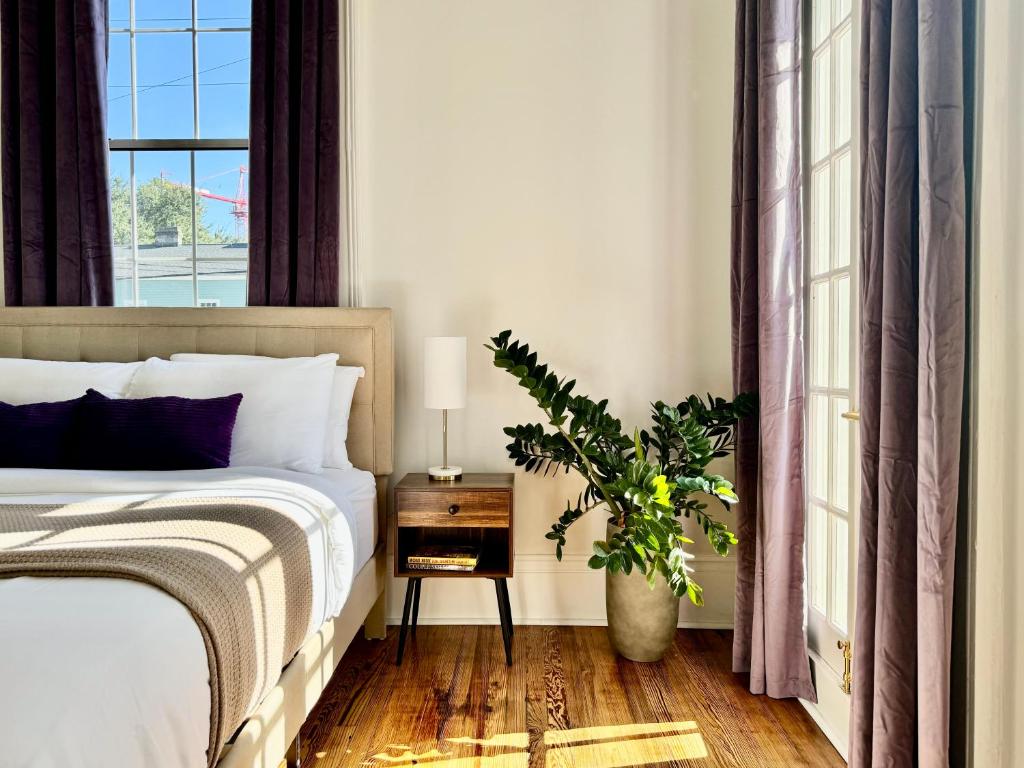 Elegant Garden District 4BR Home - Image 7