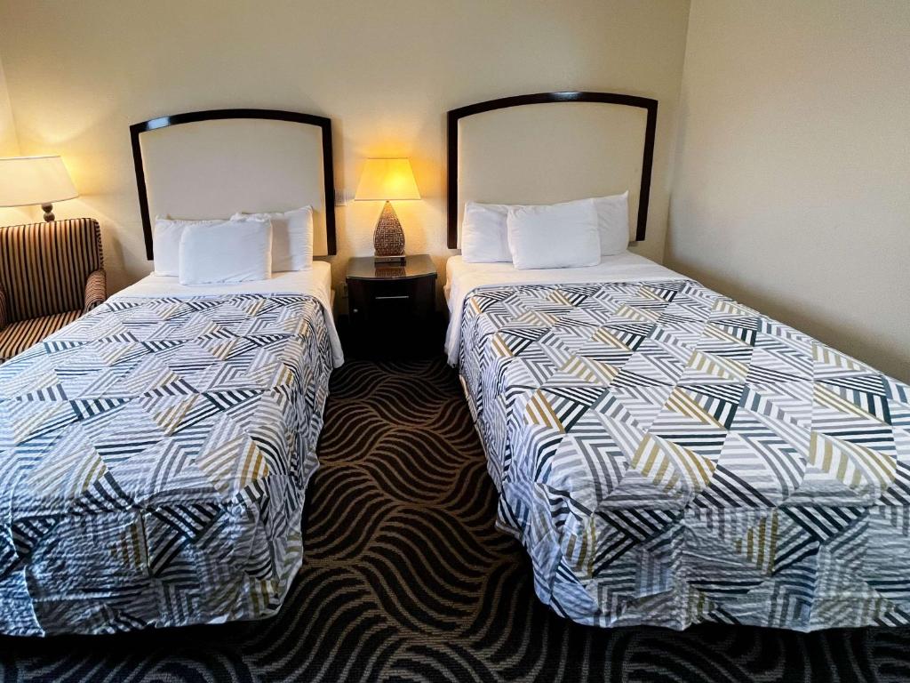 Executive Inn & Suites Breaux Bridge, LA - Image 8