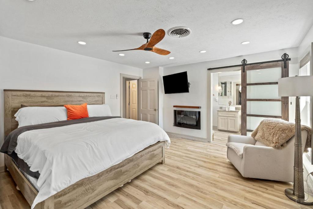 3 Bedroom Home with Pool - Image 8