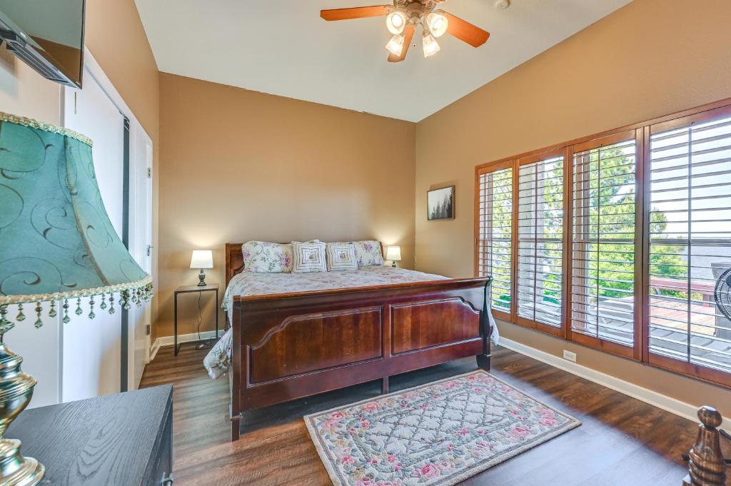 Boat Dock and Hot Tub Waterfront Home in Milam! - Image 7