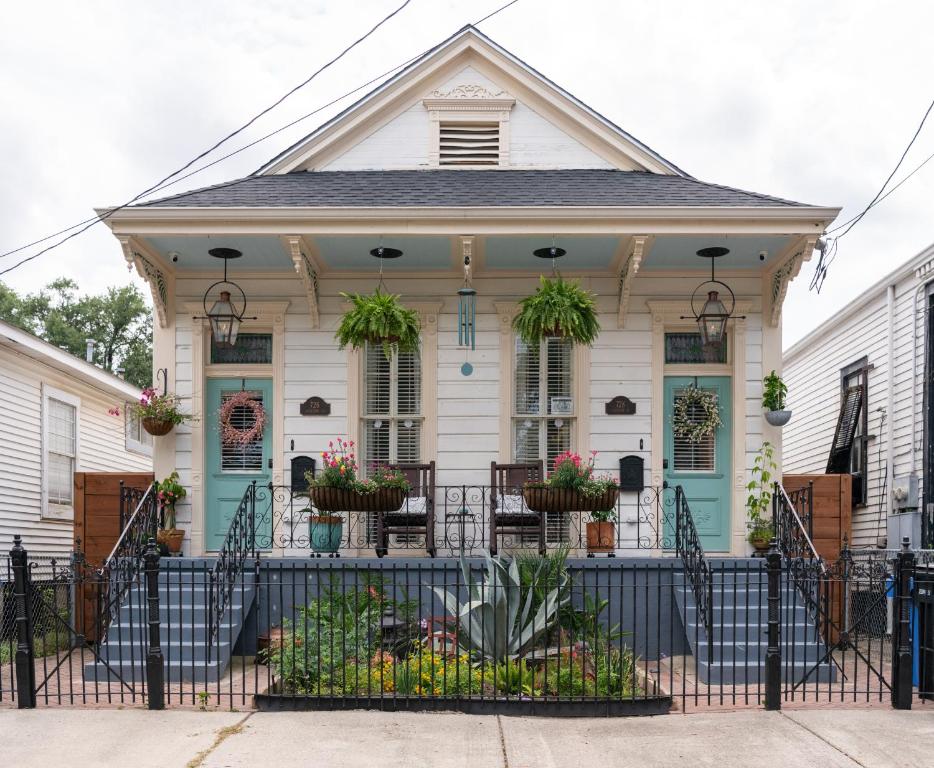 Luxury Historic Shotgun Home in Lower Garden District
