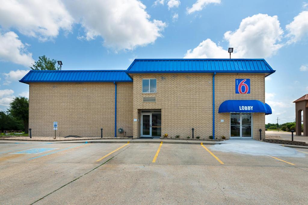 Motel 6-New Iberia, LA - Image 7