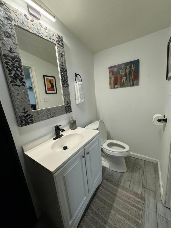 One bedroom apartment with hot tub 2 blocks to Magazine street - Image 8