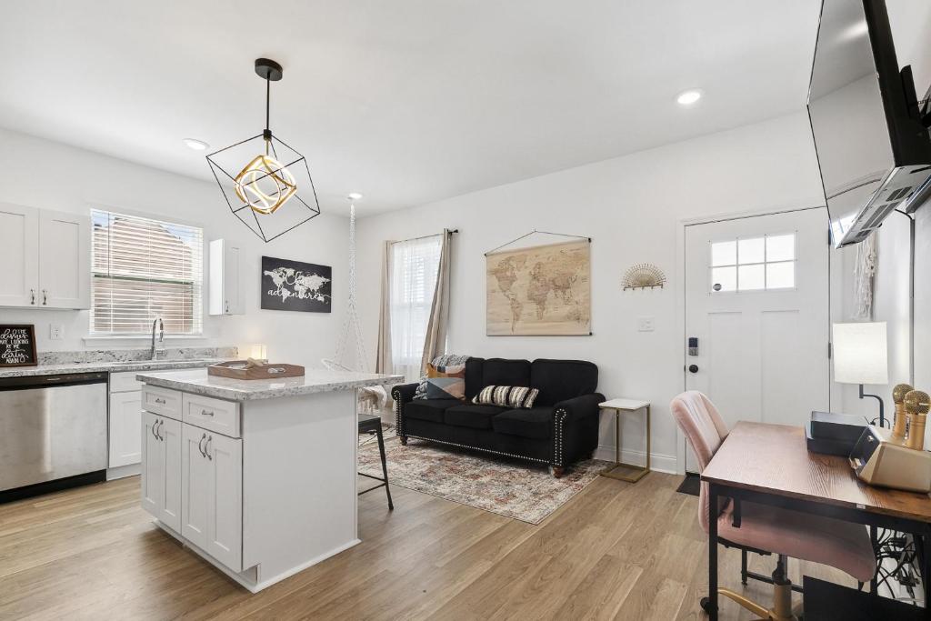 New Luxury 3BR w Jacuzzi