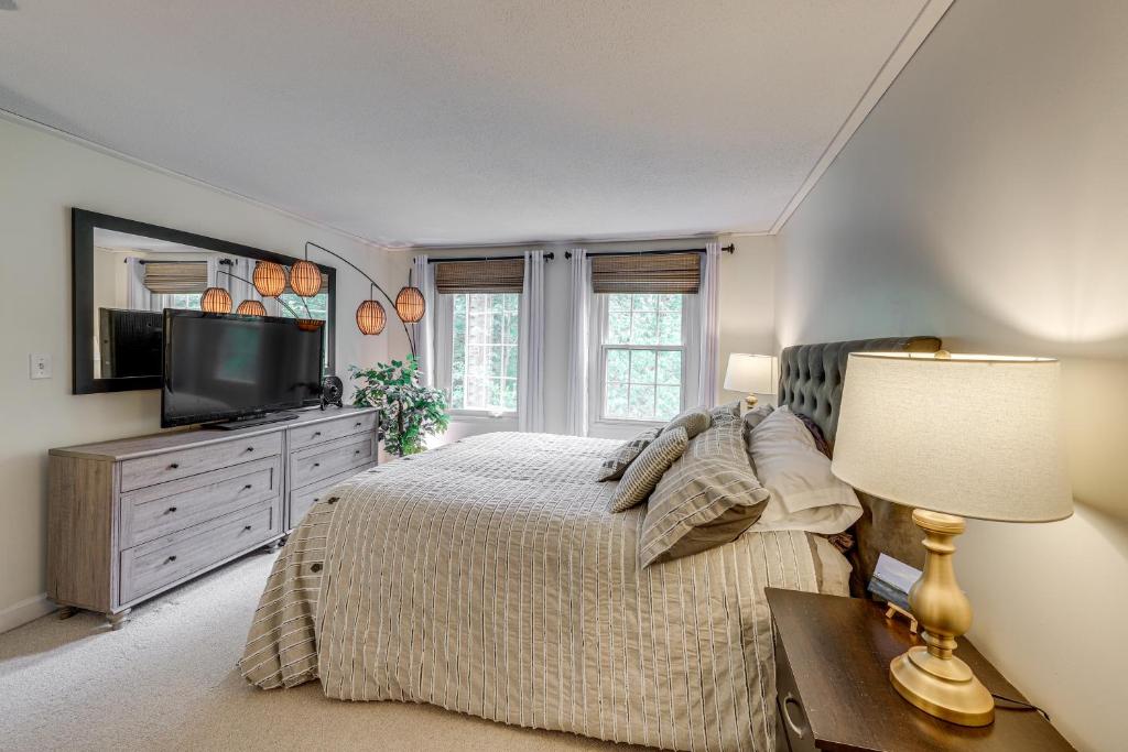 Beautiful Mousam River Retreat Hot Tub and Kayaks! - Image 5