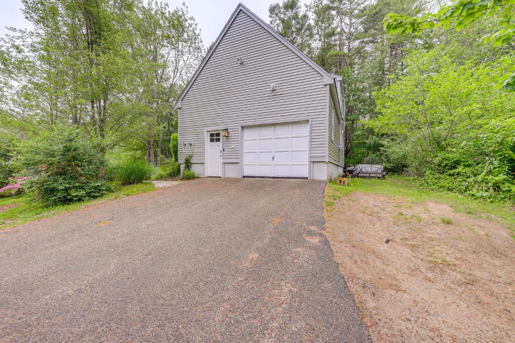 Beautiful Mousam River Retreat Hot Tub and Kayaks!