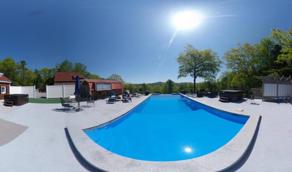 Luxury Poolside Suite with Views + Private Hot Tub - Image 7