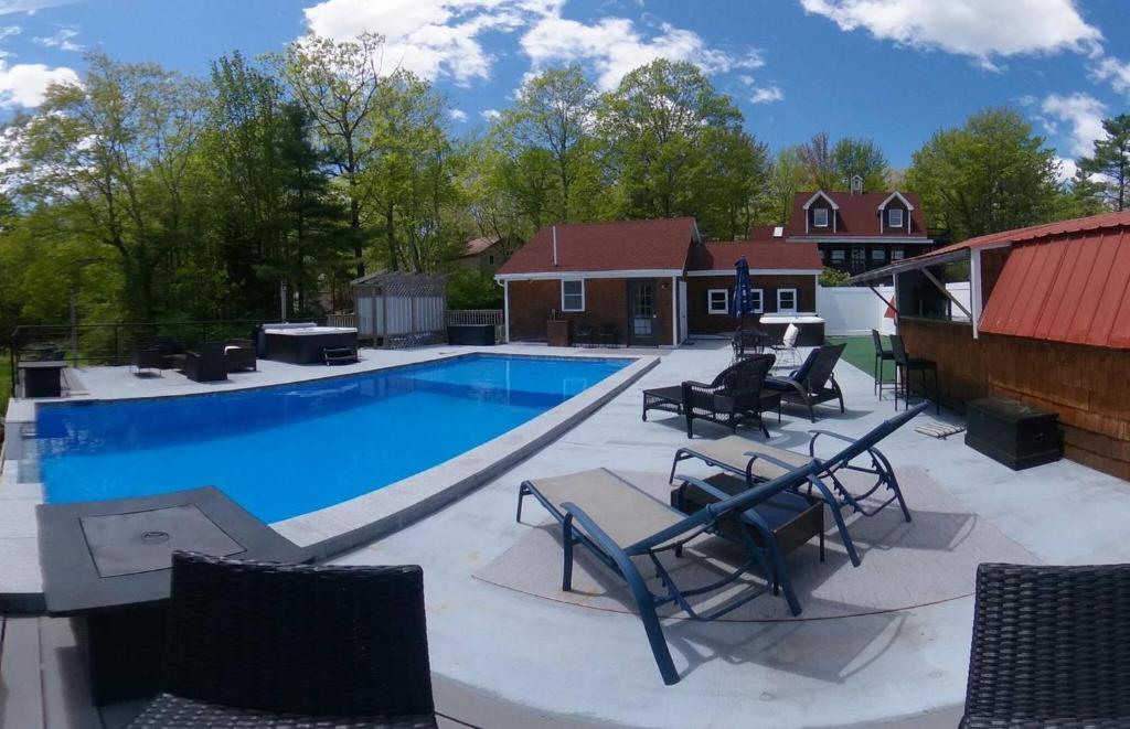 Hot Tub (Jacuzzi) - Photo 3