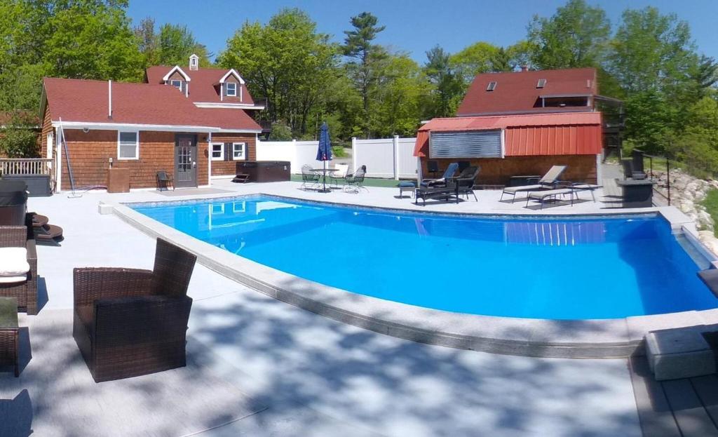 Luxury Poolside Suite with Views + Private Hot Tub - Image 4
