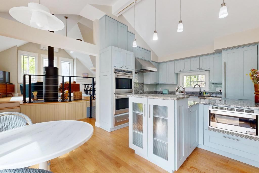 Edgecomb Riverhouse - Image 4