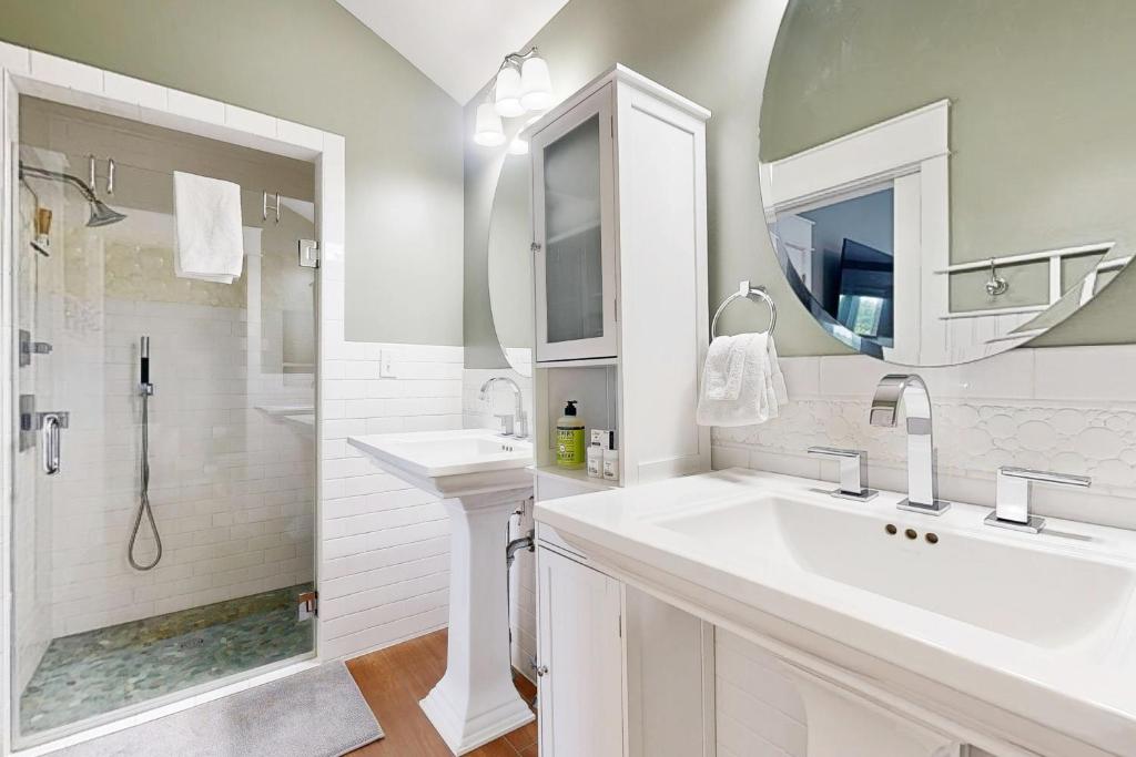 Edgecomb Riverhouse - Image 8