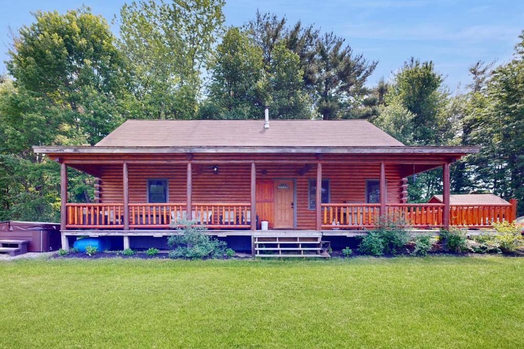 Hot Tub (Jacuzzi) - Photo 3