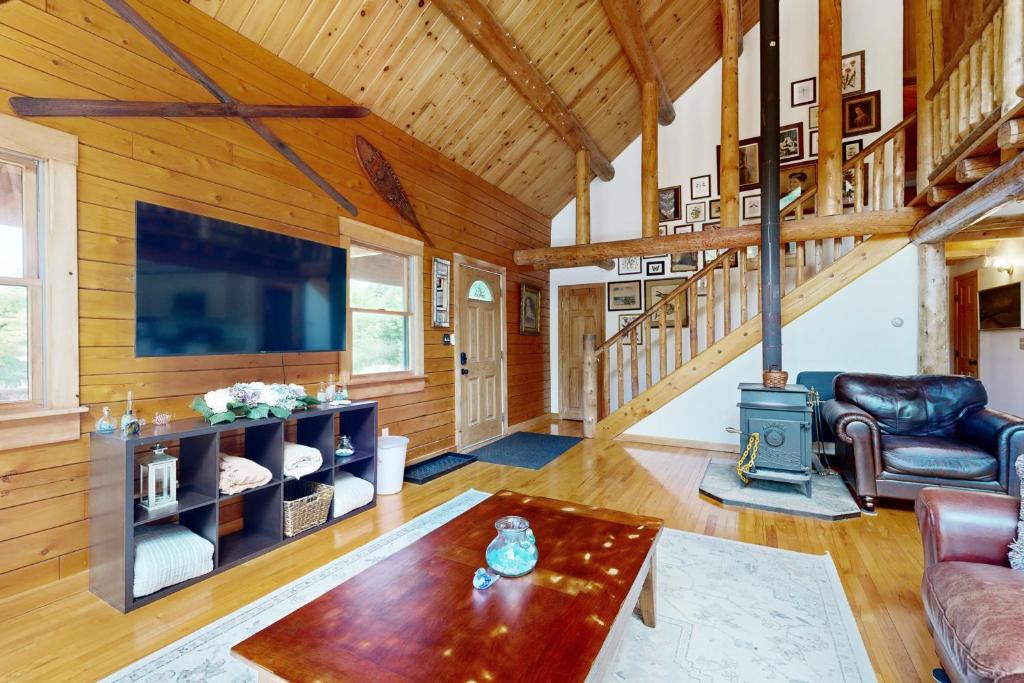 Charming Hideaway - Image 5