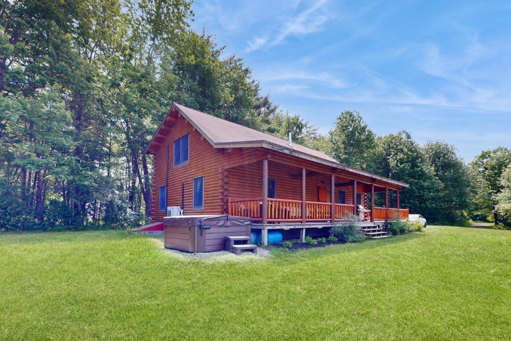 Hot Tub (Jacuzzi) - Photo 2