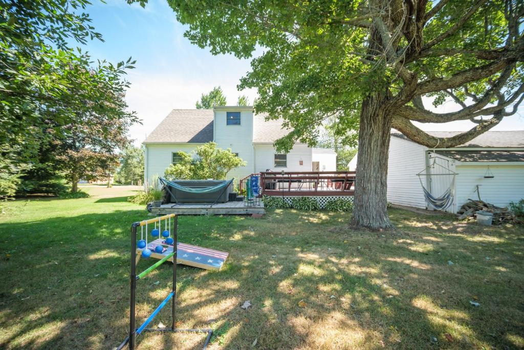 Hot Tub (Jacuzzi) - Photo 2