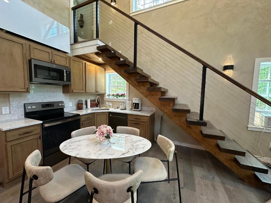 Luxury cabin vc home 2bd 2bath - Image 6