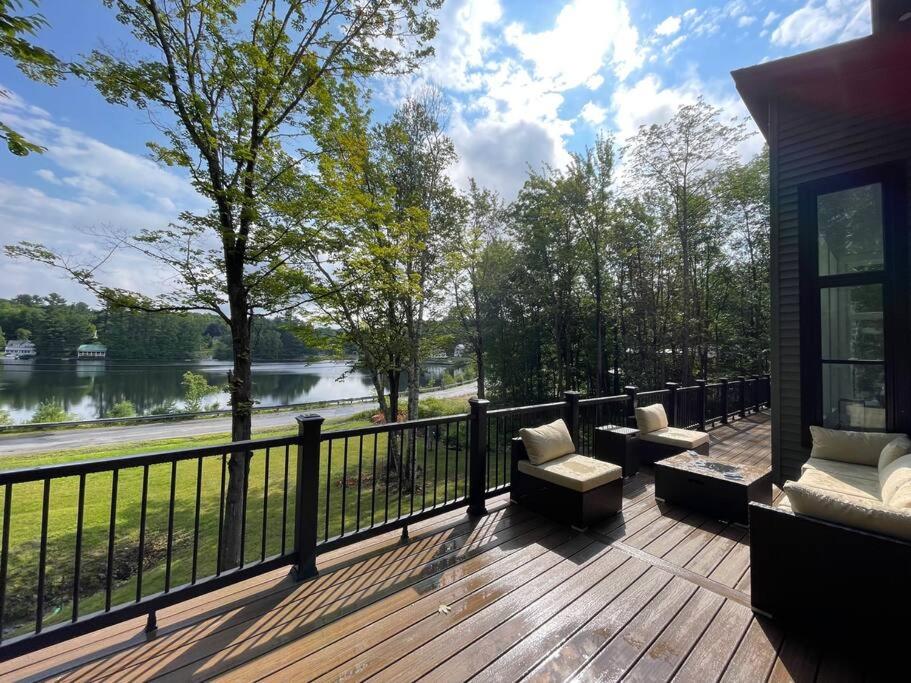 Tranquil Waters - Modern Lakefront Haven with Hot Tub - Explore, Relax, and Recharge! Close to UMF! - Image 8