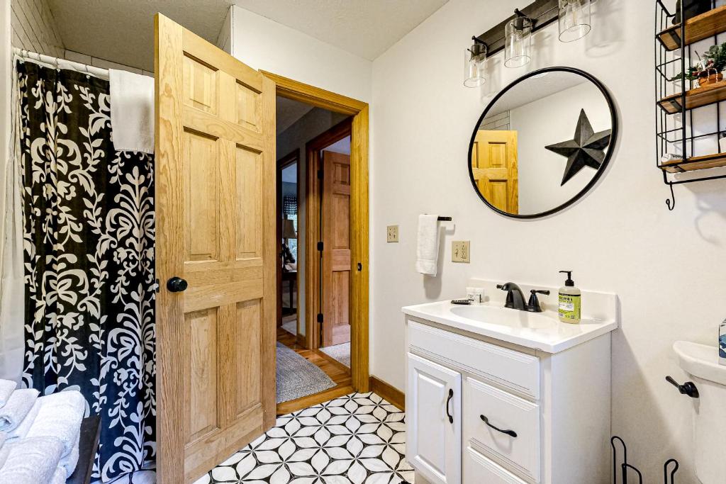 Sunday River Sunny Chalet - Image 8