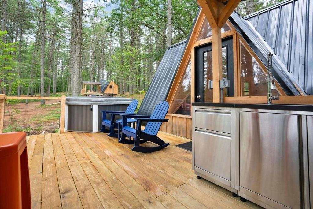 Hot Tub (Jacuzzi) - Photo 2