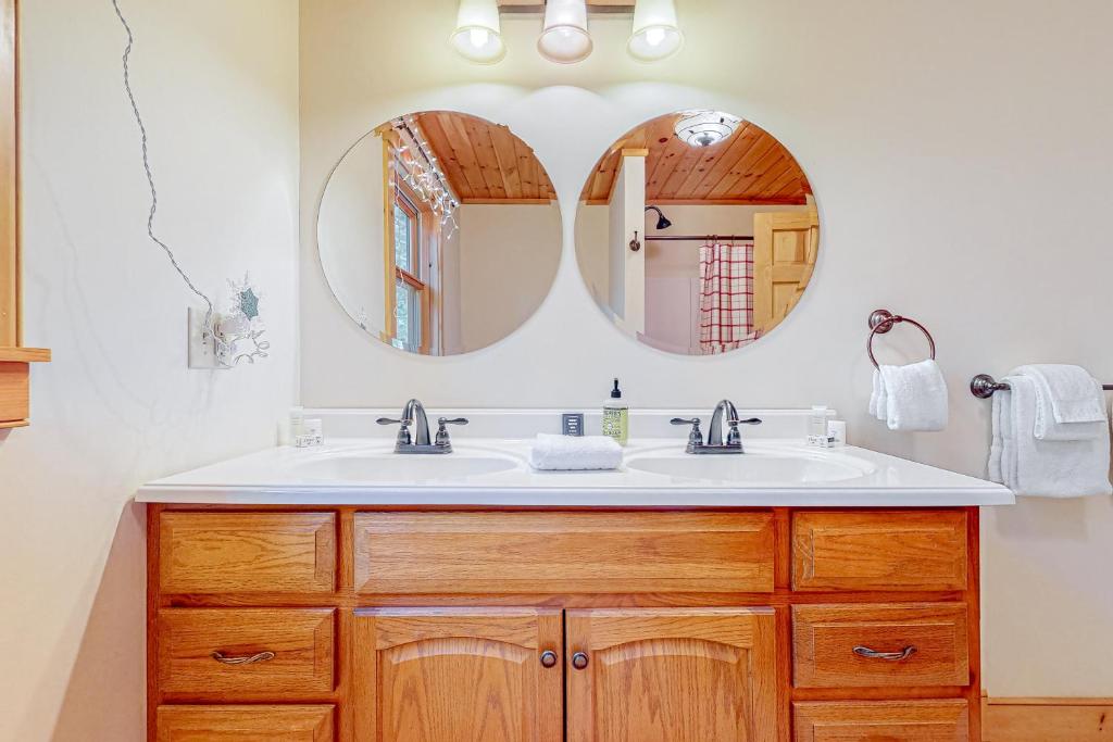 Pinecone Lodge - Image 8