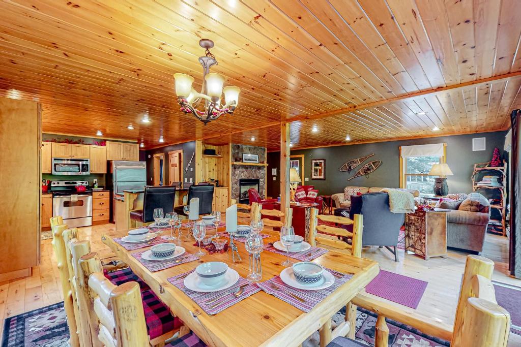 Pinecone Lodge - Image 4