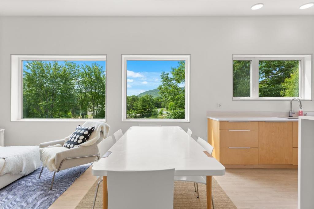 Private Oasis easy access to Park and Town - Image 5