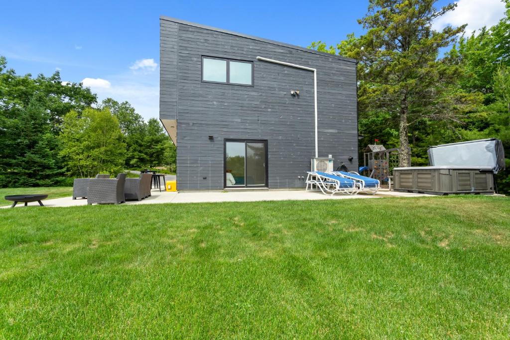 Hot Tub (Jacuzzi) - Photo 3