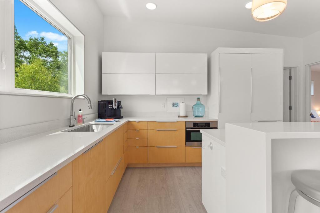 Private Oasis easy access to Park and Town - Image 7