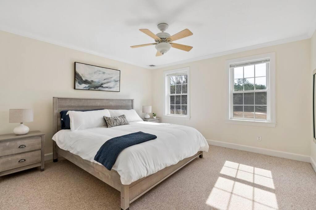 Lakefront Moose Pond Retreat - Image 8