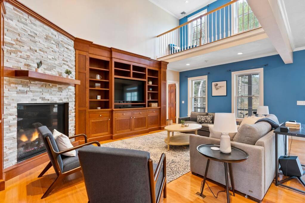 Lakefront Moose Pond Retreat - Image 6