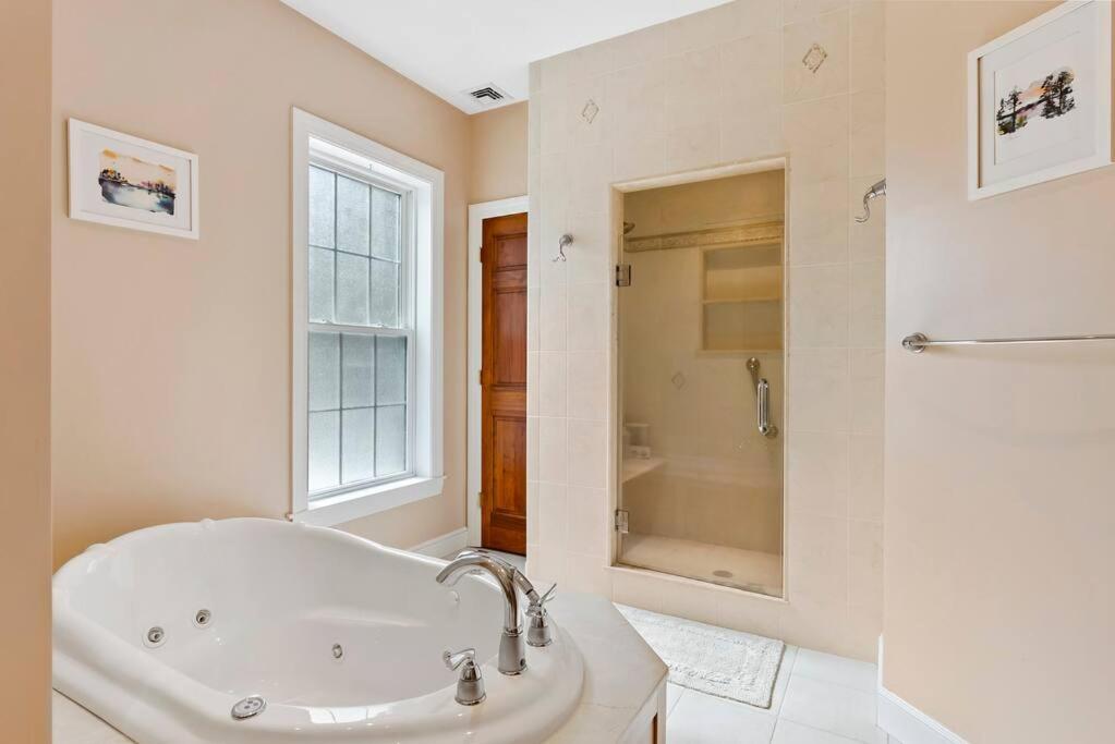 Lakefront Moose Pond Retreat