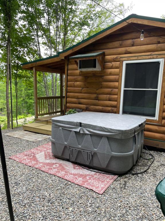 Hot Tub (Jacuzzi) - Photo 2