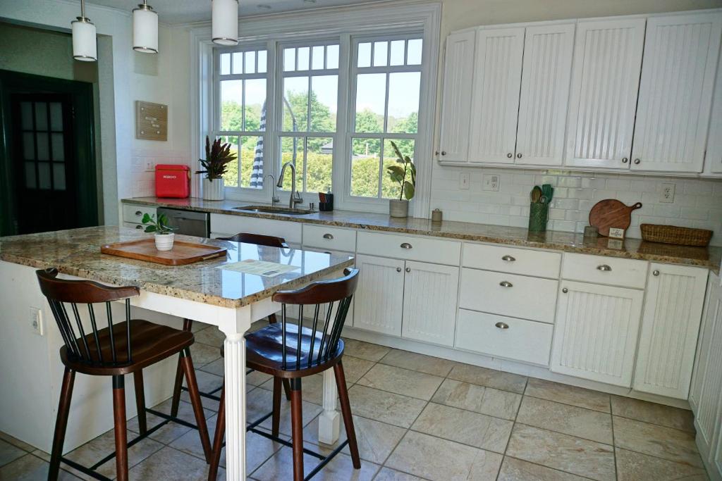 Seascape Motel & Cottages - Image 8