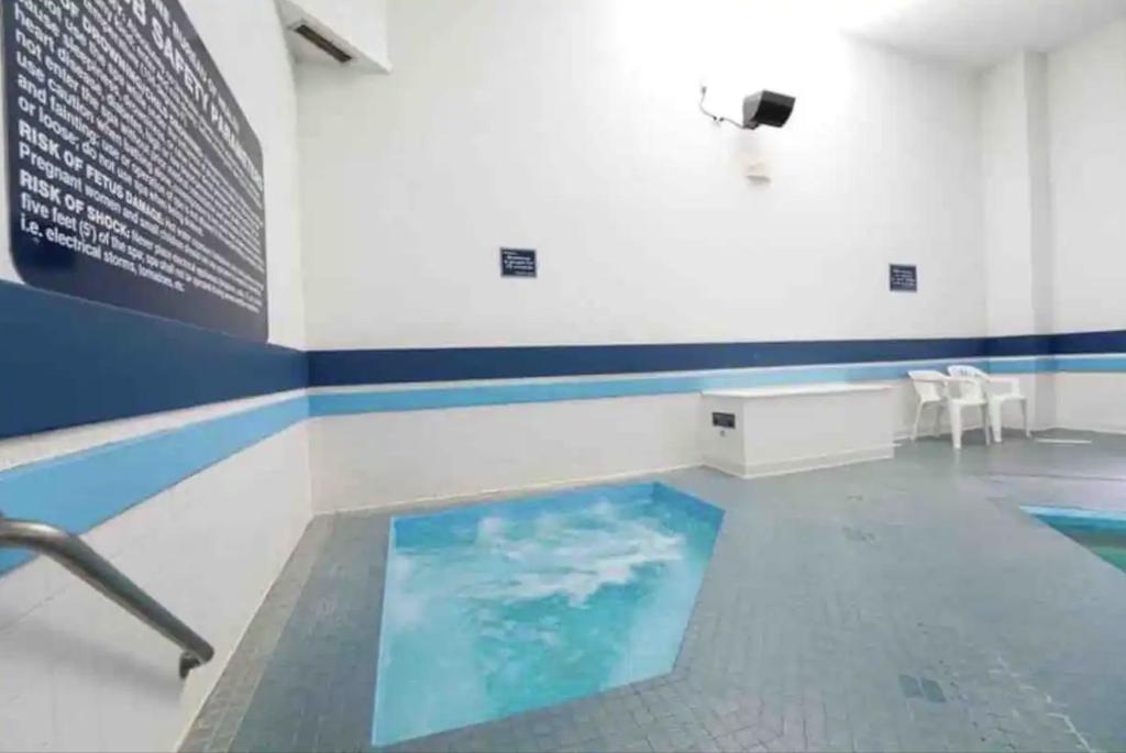 Sunday River Ski In Ski Out Mountain View Condo with Hot Tub Pool and Sauna!