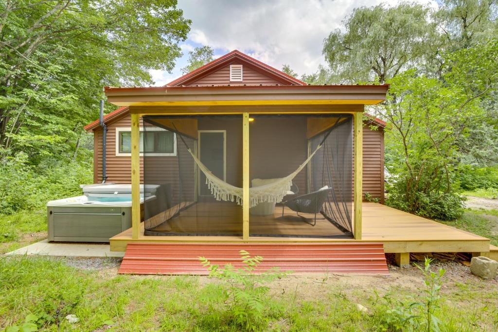 Hot Tub (Jacuzzi) - Photo 3