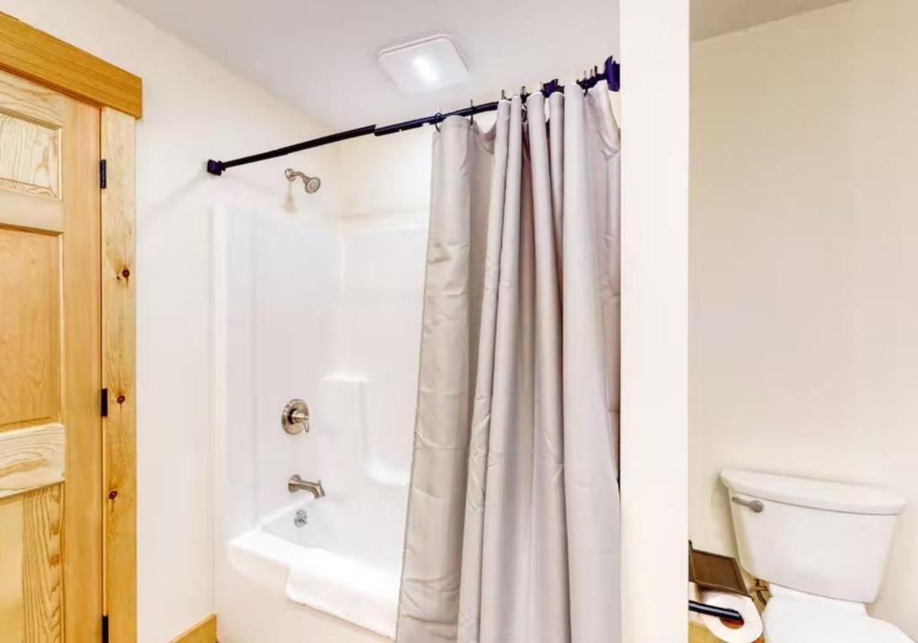 Kingslanding Cabin - Image 8