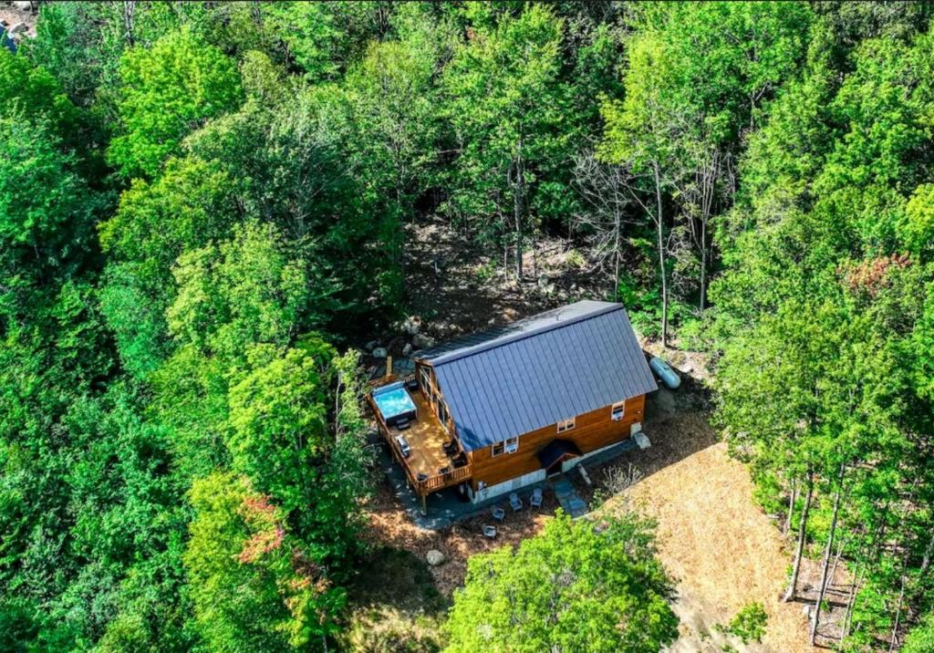 Hot Tub (Jacuzzi) - Photo 2