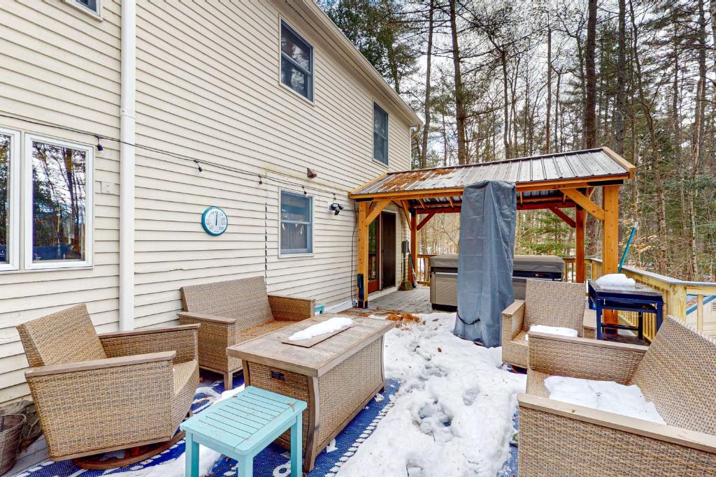 Hot Tub (Jacuzzi) - Photo 2