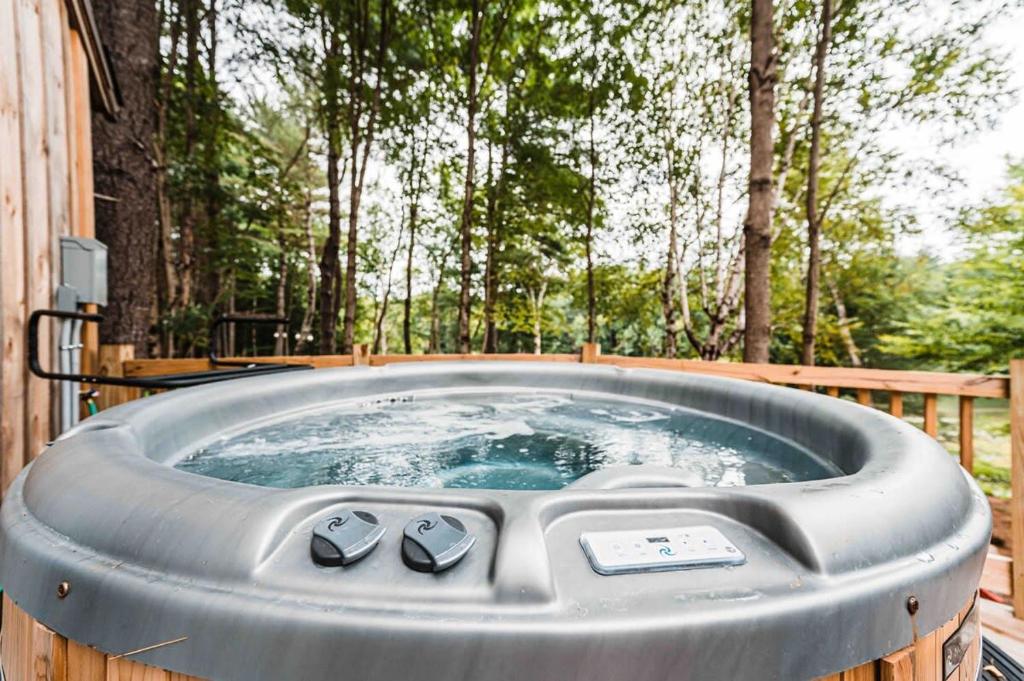 Hot Tub (Jacuzzi) - Photo 8