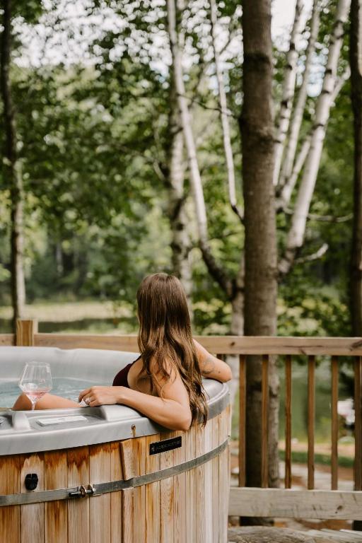 Hot Tub (Jacuzzi) - Photo 2