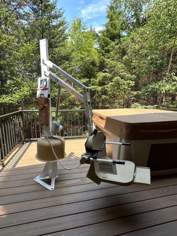 Hot Tub (Jacuzzi) - Photo 2