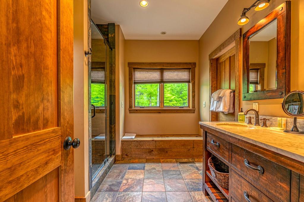 Hot Tub (Jacuzzi) - Photo 3