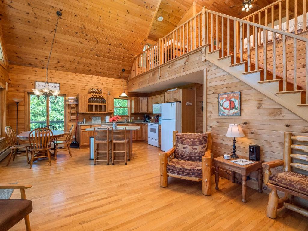 SUNDAY RIVER VIEWS!! Minutes from the mountain! - Image 4