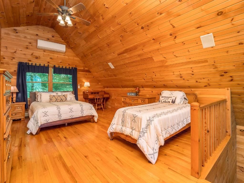 SUNDAY RIVER VIEWS!! Minutes from the mountain! - Image 7