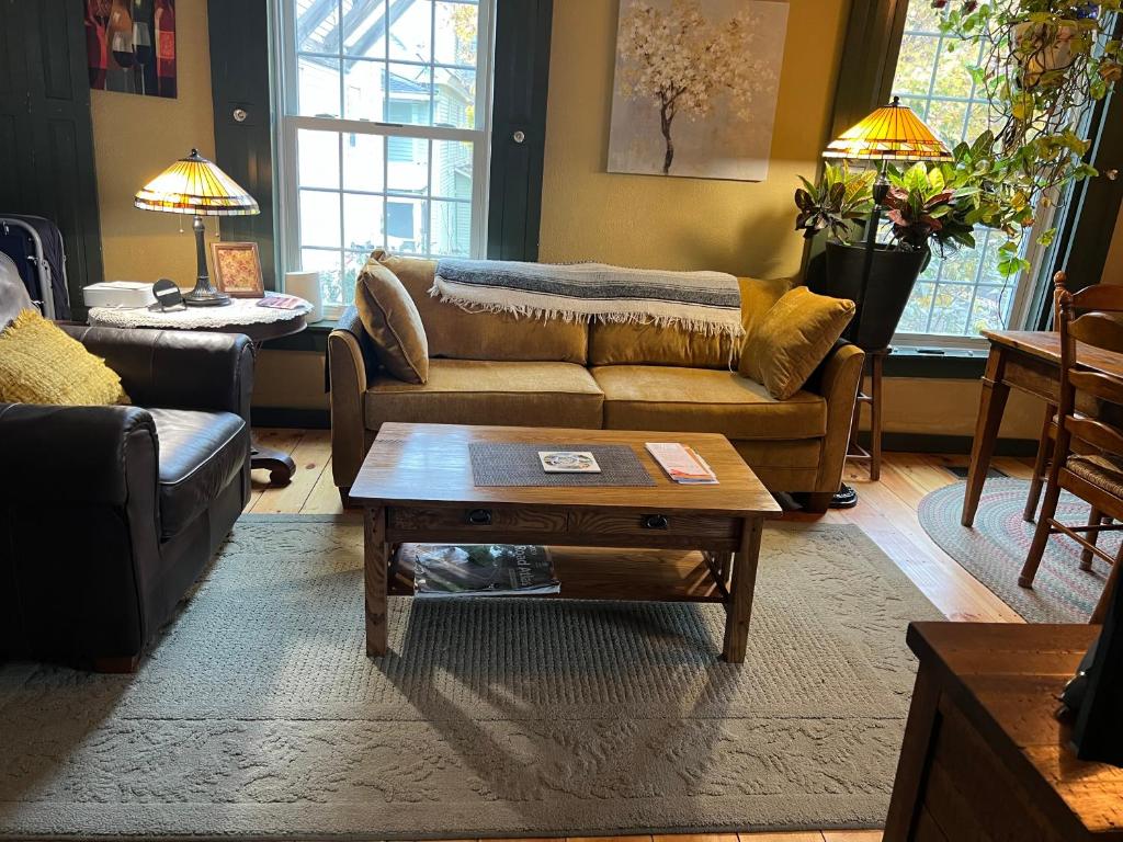 Hallowell Rooming House - Image 6