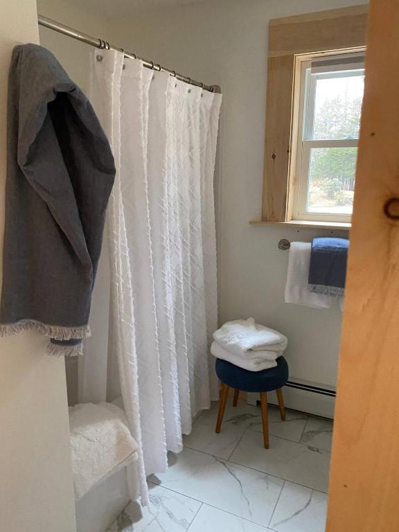 Fellows Maine Home, A Coastal Retreat Near Acadia - Image 8