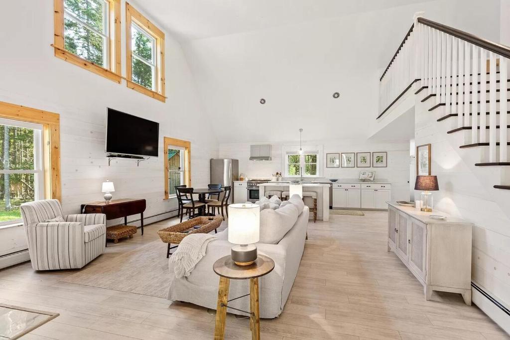 Fellows Maine Home, A Coastal Retreat Near Acadia - Image 5