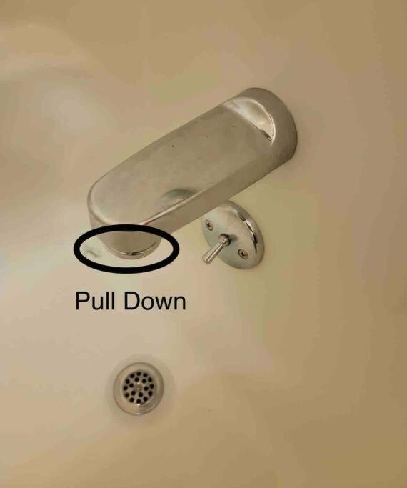 Hot Tub (Jacuzzi) - Photo 3