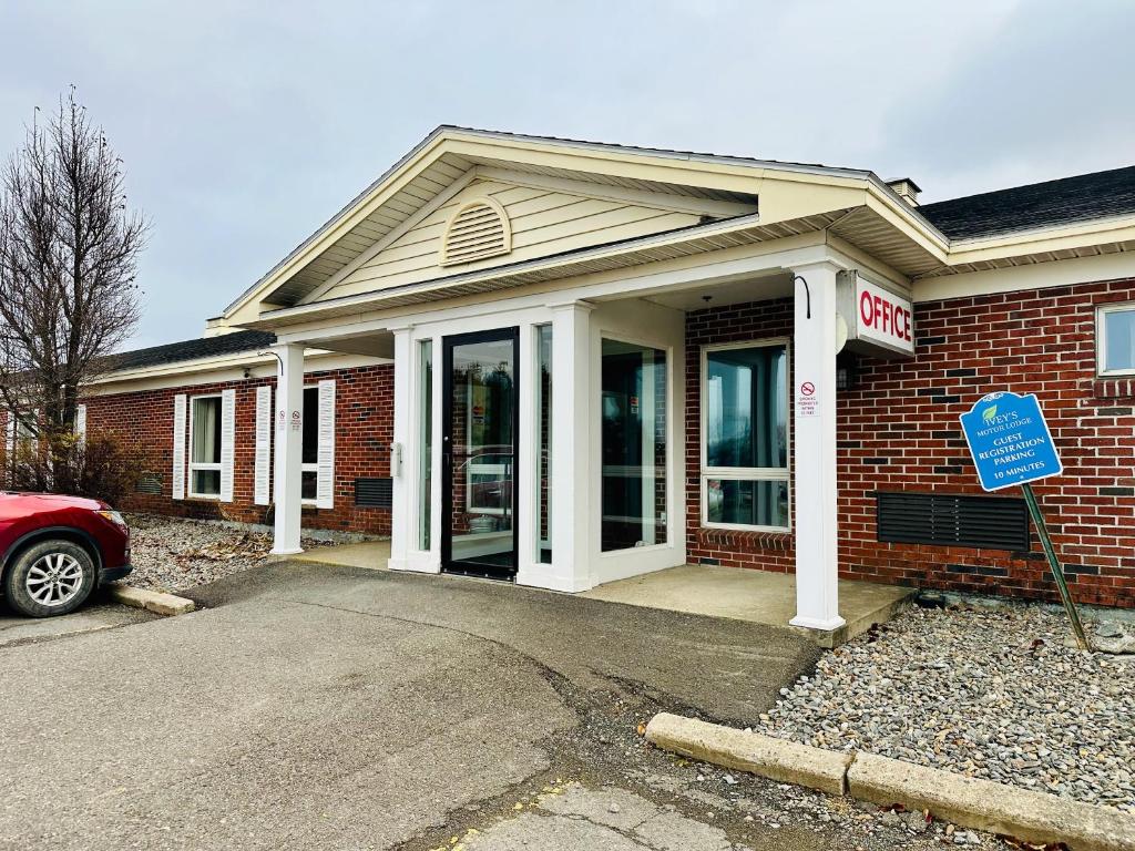 Ivey's Motor Lodge - Image 8